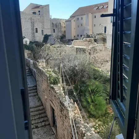 Mirella ゲストハウス