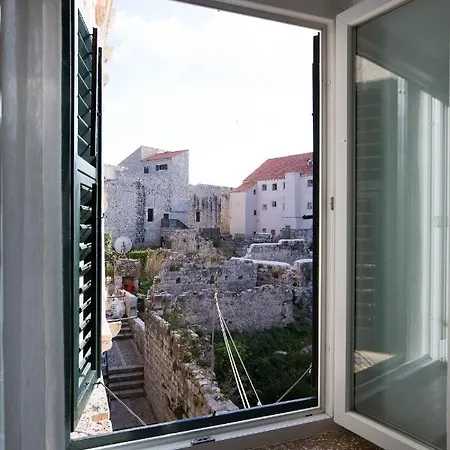 Mirella Guest house
