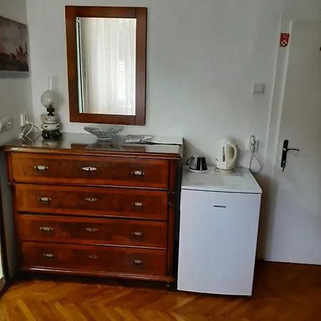 Mirella Πανσιόν