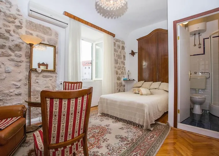 Mirella 杜布罗夫尼克