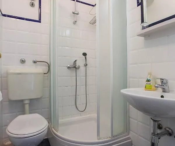 招待所 Mirella 3*