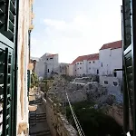 Mirella Guest house
