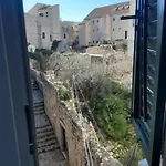 Mirella Guest house