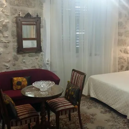 Mirella 3*